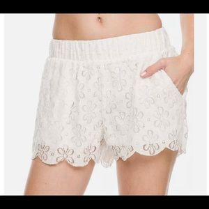 Cream Floral Chochet Short Shorts M-L New Summer